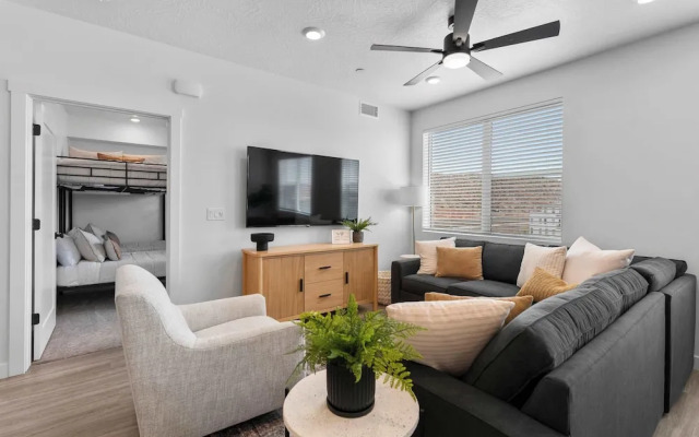 Terra Vista Stay for 8