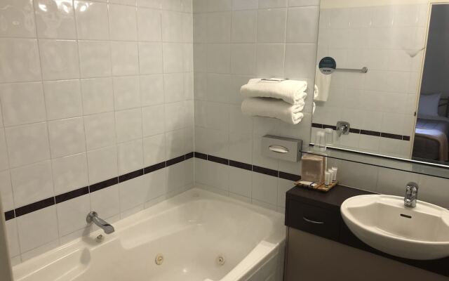 Academy Motor Inn