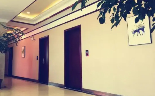Ruili Bamboo Forest Garden Hot Spring Hotel