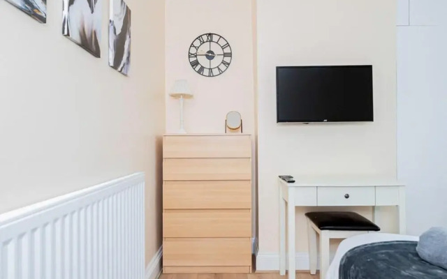 Cosy Birmingham House With 3 Bedrooms