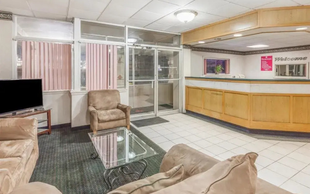 Ramada by Wyndham Clinton