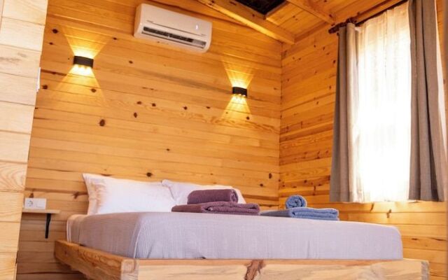 Goat Bungalow and Camping