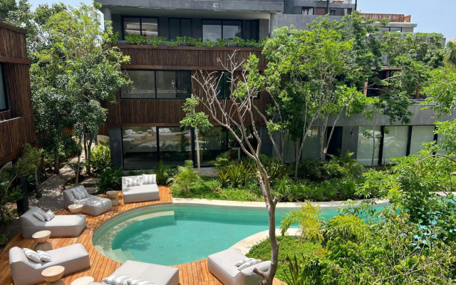 Lovely 2Bedroom apartment serviced + pool & garden