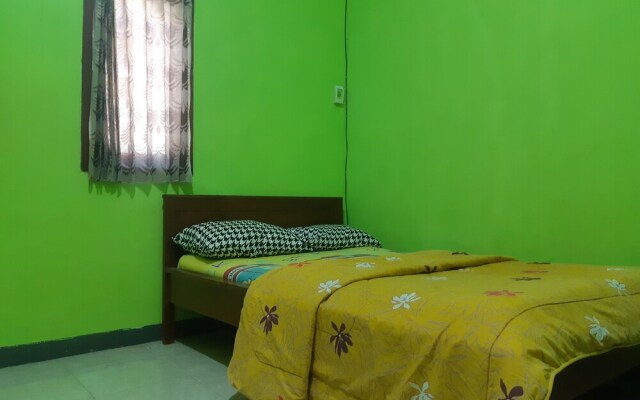 Oyo 2365 Griya Kost Mendut