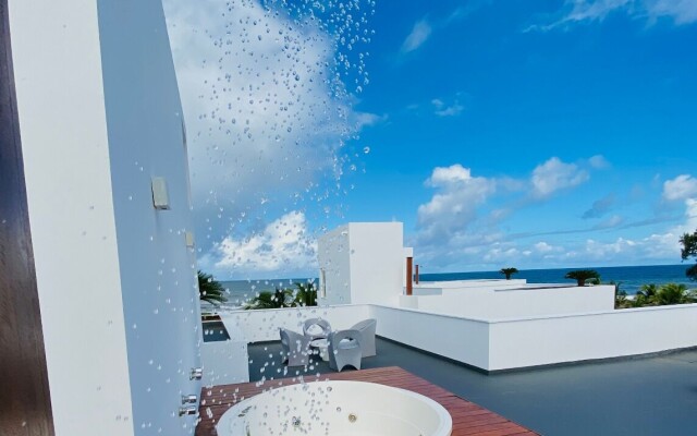 B Blue Beachouses