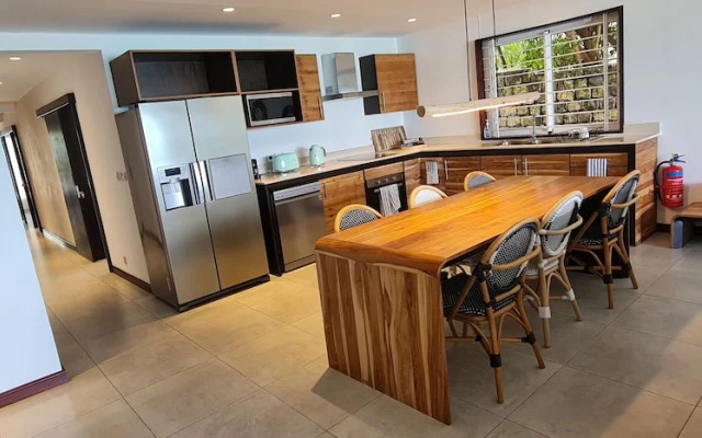 Blue Ocean Suites & Apartments