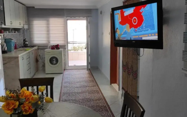 Yener Apart