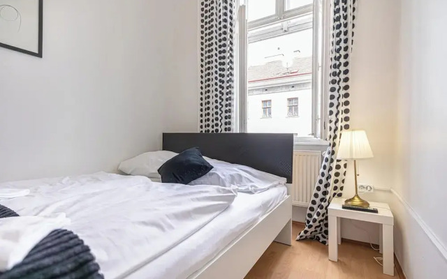 Private Room For Long Stay Stadthalle