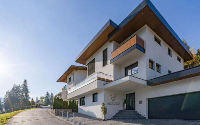 Van's Place, Luxury Apartment