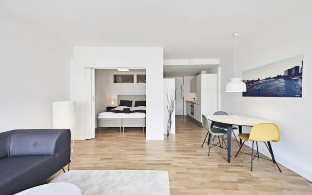 Cool 1-bed With Private Terrace