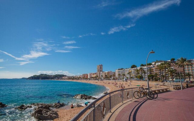 Fantastic 3 bedroom apartment, 300m to the sea