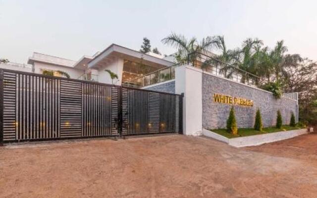 White Pebbles by Vista Rooms
