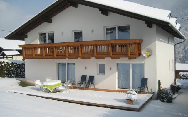 Chalet Bernegg (Komfort-Ferienwohnung im Tiroler Ötztal)