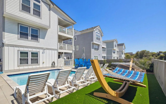 4057 - Fairways & Seaspray