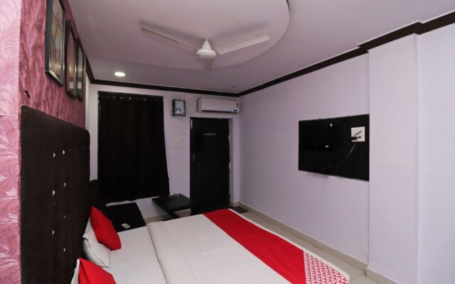 OYO 43850 Hotel Mn Galaxy