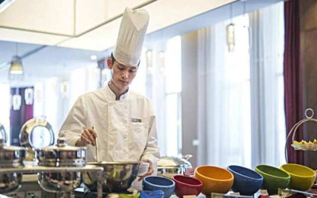 Ruijing New Hualian Hotel