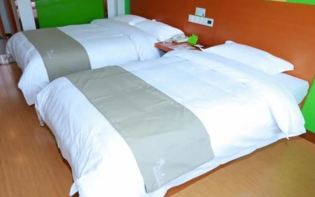 Vatica Qingdao Licang Xiazhuang Hexie Plaza Hotel