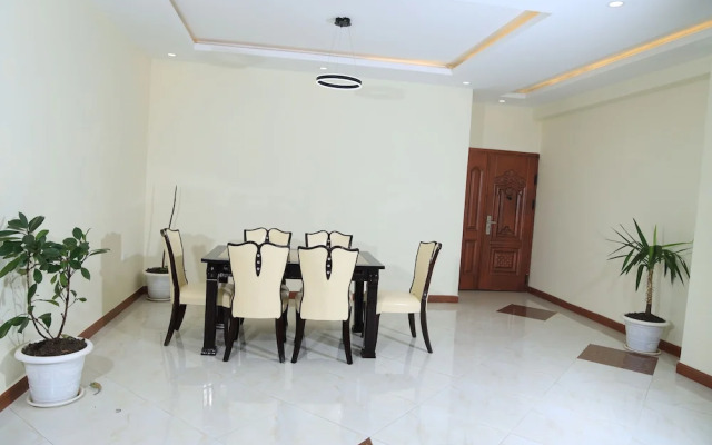 PrimeNest - 3 bedroom Apartment