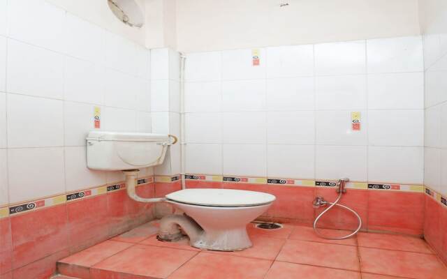 OYO 12546 Hotel Madhuban