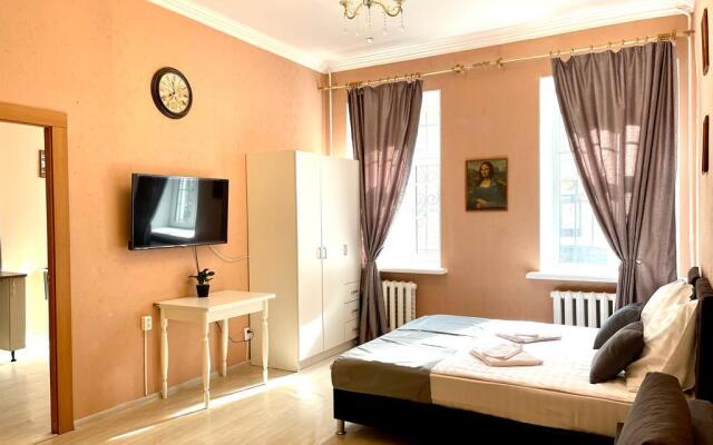 ЛИГОВЪ на улице Конная