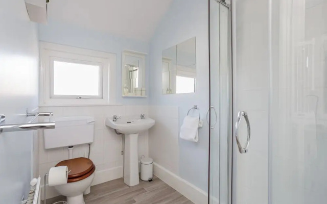 Lowcay Apartment C