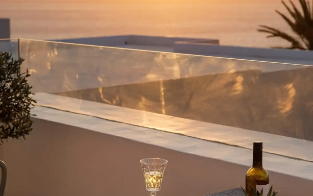 La Madeleine Oia Suites & Caves