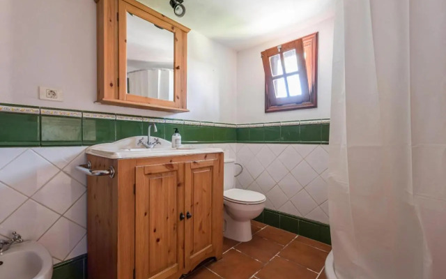 Rural House Los Orovales with Terrace and Parking