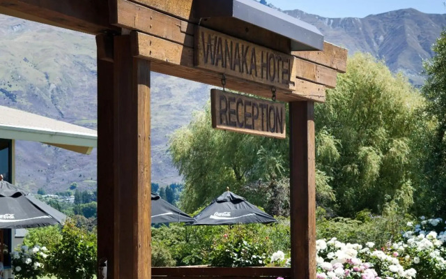 Wanaka Hotel