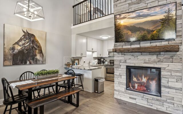 Gatlinburg Condo 2 Bedroom Condo by RedAwning