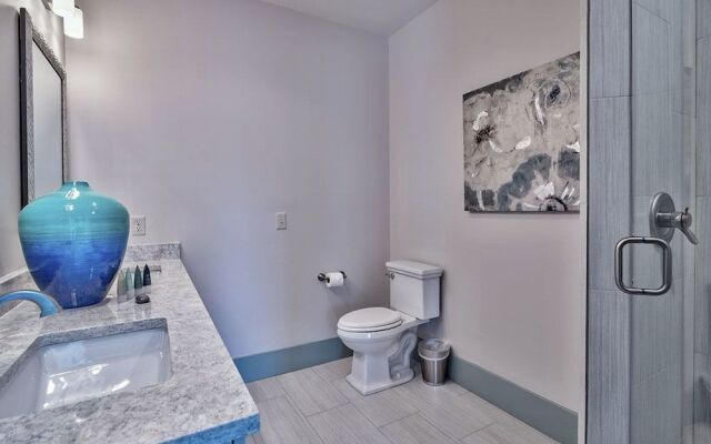 Luna Plata 7 Bedrooms 7.5 Bathrooms Home