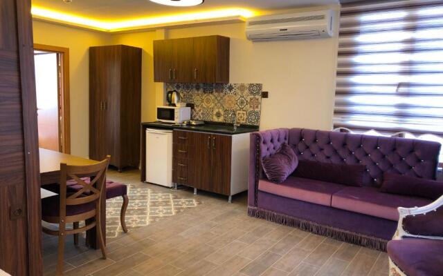 Rose Mansion by Otantik Suites