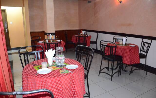 Chomba Hotel