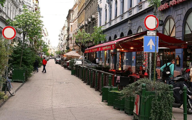 Budapest Center Apartments-Tomy