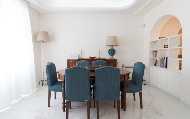 Italianway - Durini 23