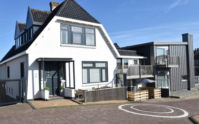 Elegant Apartment in Bergen aan Zee near Beach