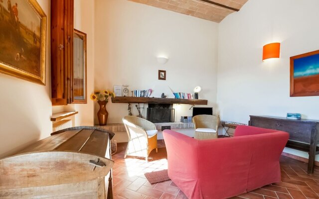 Farmhouse With Swimming Pool in Poggibonsi