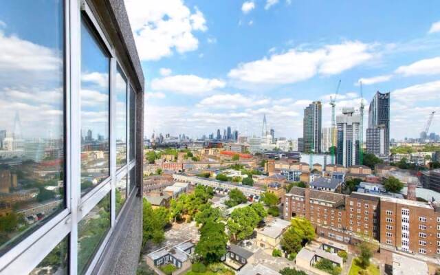 Central 2 Bedroom Apartment With Amazing Views