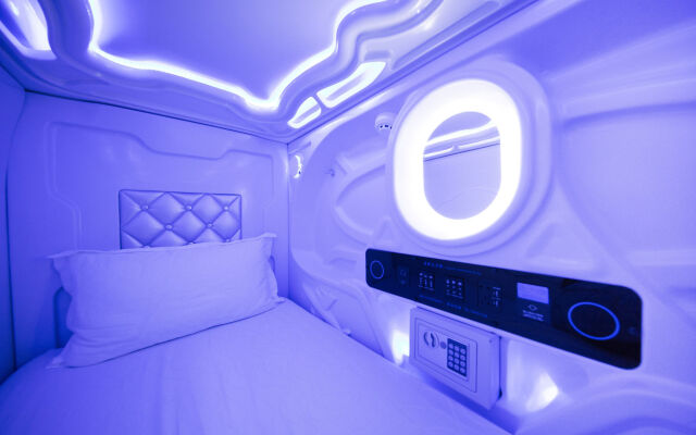 SleepBox Hotel - Ximen