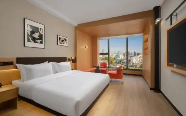 D&F Designer Hotel (Chongqing Longmenhao Yangtze River Cableway Branch)