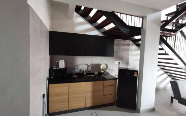 Lakeview Duplex Apartment Free WiFi and Netflix
