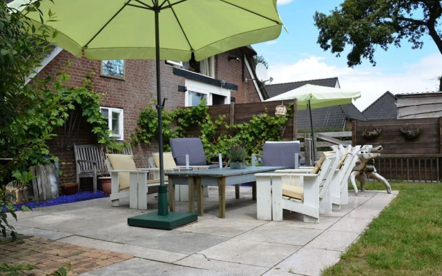 Beautiful Farmhouse in Wapse With Fenced Garden