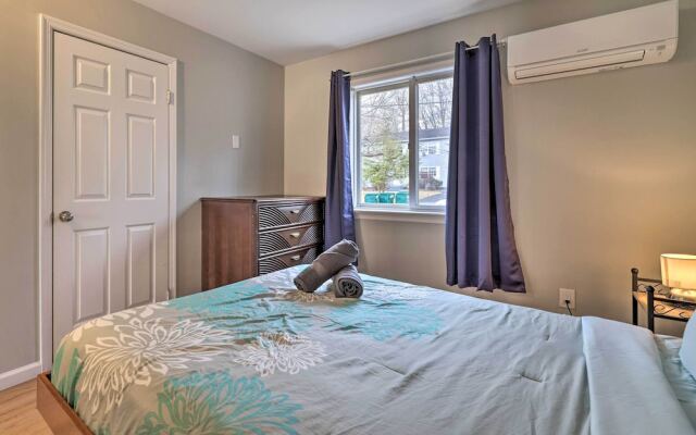 Lakefront Poconos Vacation Rental w/ Deck