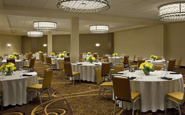 Sheraton Indianapolis Hotel at Keystone Crossing