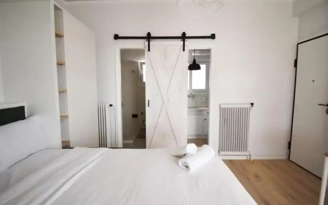 Penthouse Nea Smirni