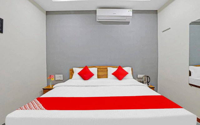 OYO Flagship 80625 Hotel King Land