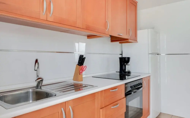 Quaint Apartment close to the Seabeach