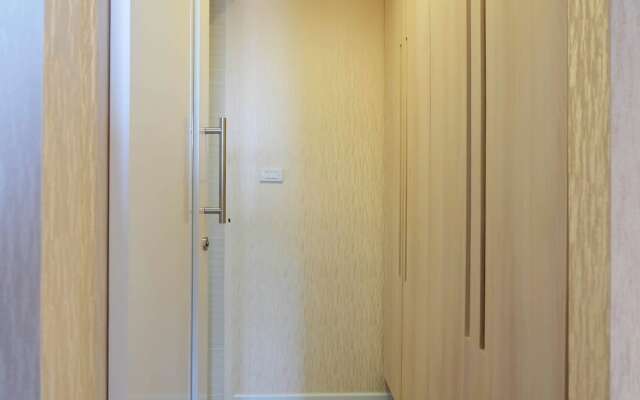 Kanyarat Lakeview Condominium by Wilai