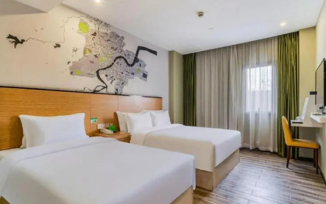 Vatica Hangzhou Xiasha Media College Hotel