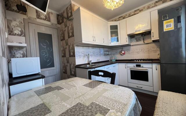 AlexHome (Alexhome) on Trudovaya street 19