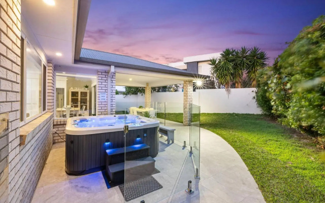 Salty Pause @ Bondi House